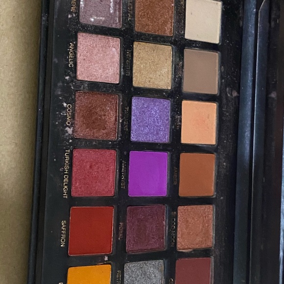 Makeup Bundle💄 (HUDA, Juvia’s, CoverGirl & more) - Picture 3 of 5